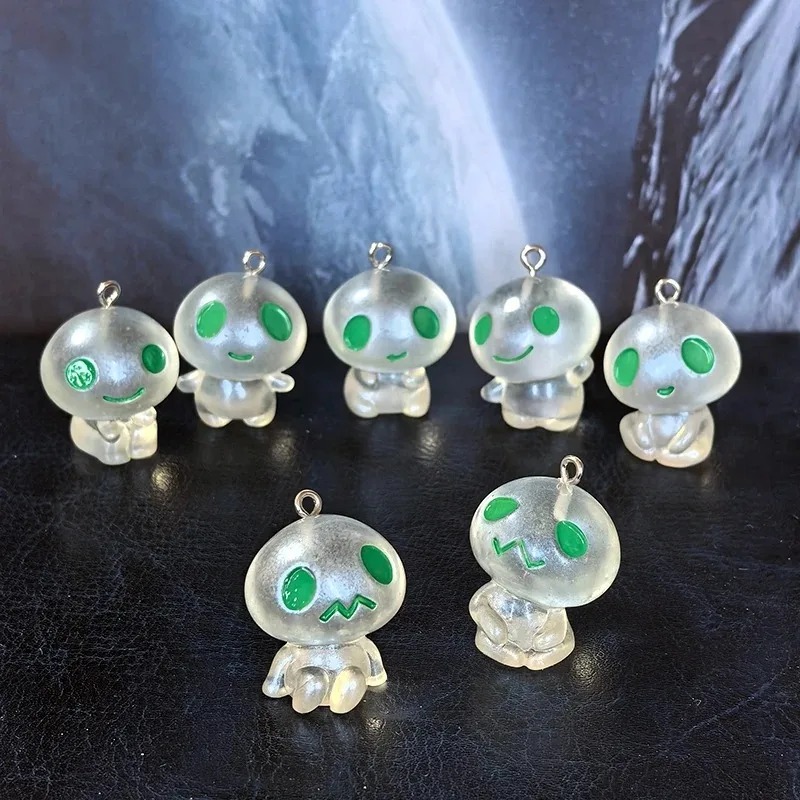Resin Art Keychain - 7Pcs Glow In The Dark Alien