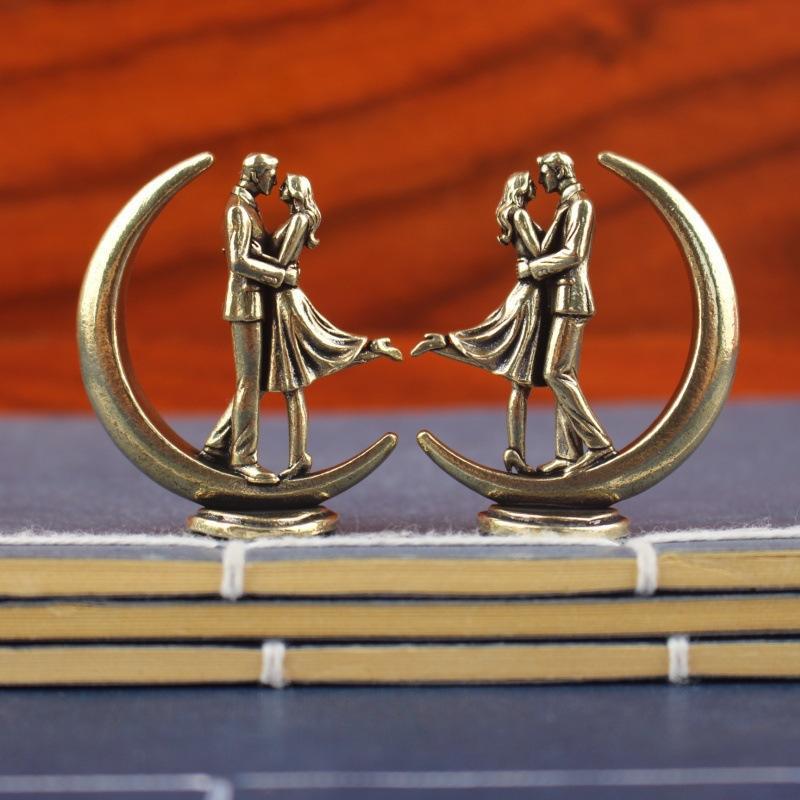 Solid Brass Couple Hugging Sta - Resin Art Coffee Table ulasan dan harga